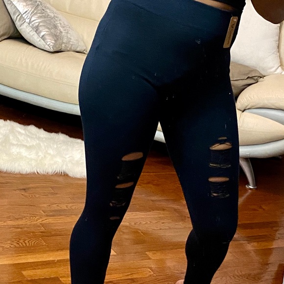 Stylish Legging - Picture 3 of 4